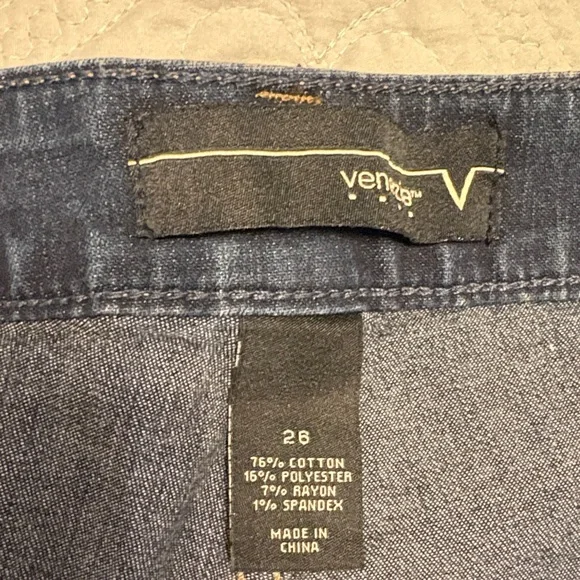 Women's Dark Blue Denim Bermuda Shorts - Relaxed Everyday Fit- size 26 - Picture 2 of 4